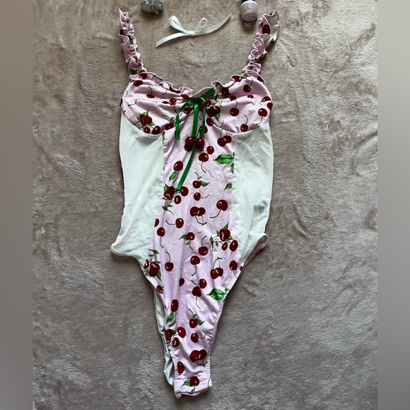 Cherry bodysuit🍒 - Picture 1 of 3